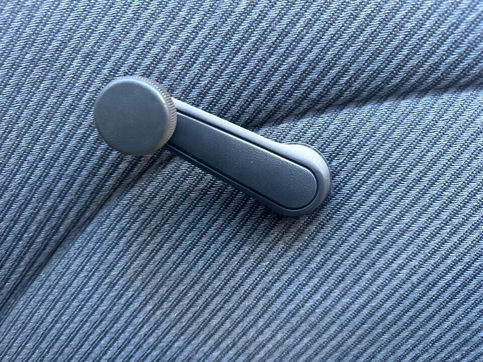 1990 Toyota 4Runner RH Drivers Front Window Winder Handle #B279