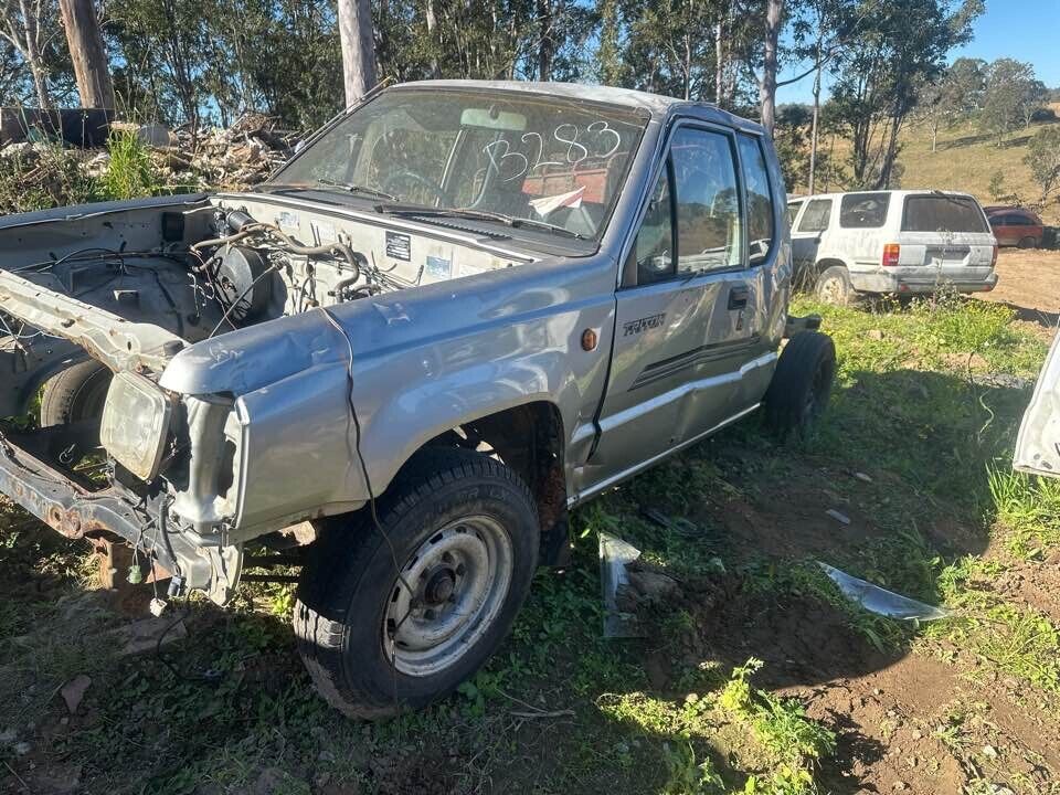 1992 Mitsubishi Triton  RH Drivers Front Door Trim #B283