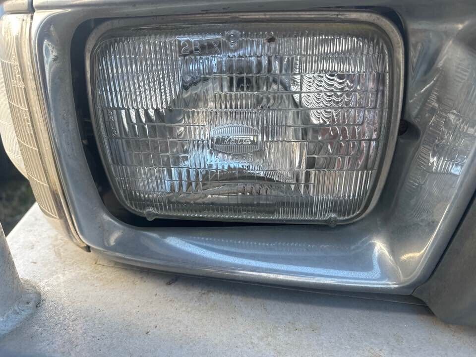 1990 Toyota 4Runner RH Drivers Right Headlight #B279