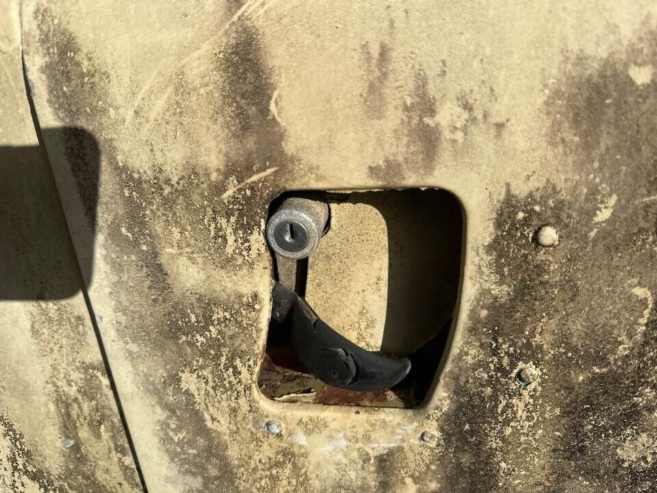 1974 Land-Rover 109 Outer Door Handle RH drivers Front #B317