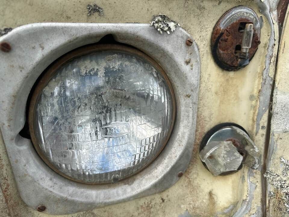 1974 Land-Rover 109 LH Passengers Left Headlight #B317