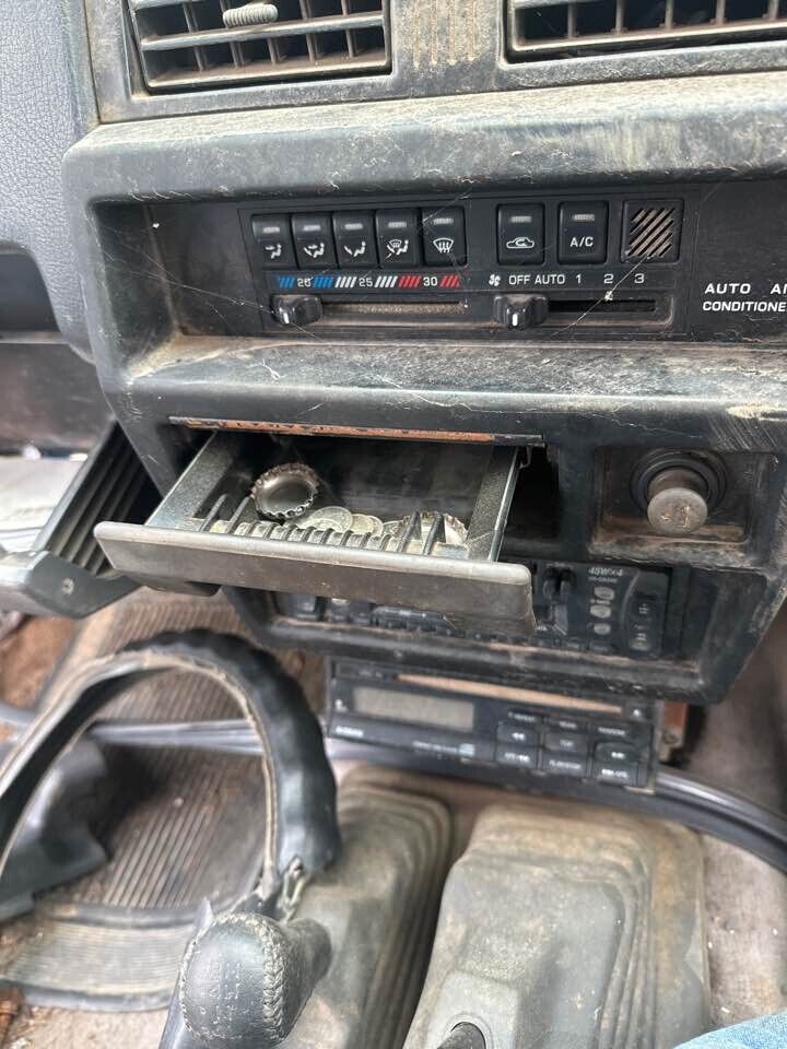 1993 Nissan Pathfinder Ashtray Front Centre #B322