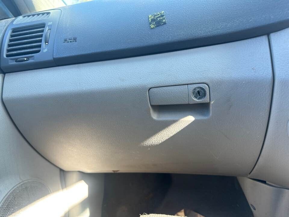 2007 Kia Cerato Glove Box Lid #B272