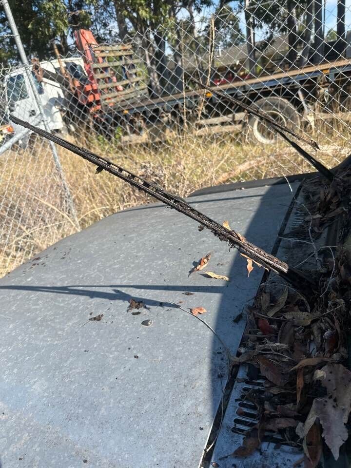 1993 Toyota 80 Series Land Cruiser LH Passengers Wiper Arm #B257