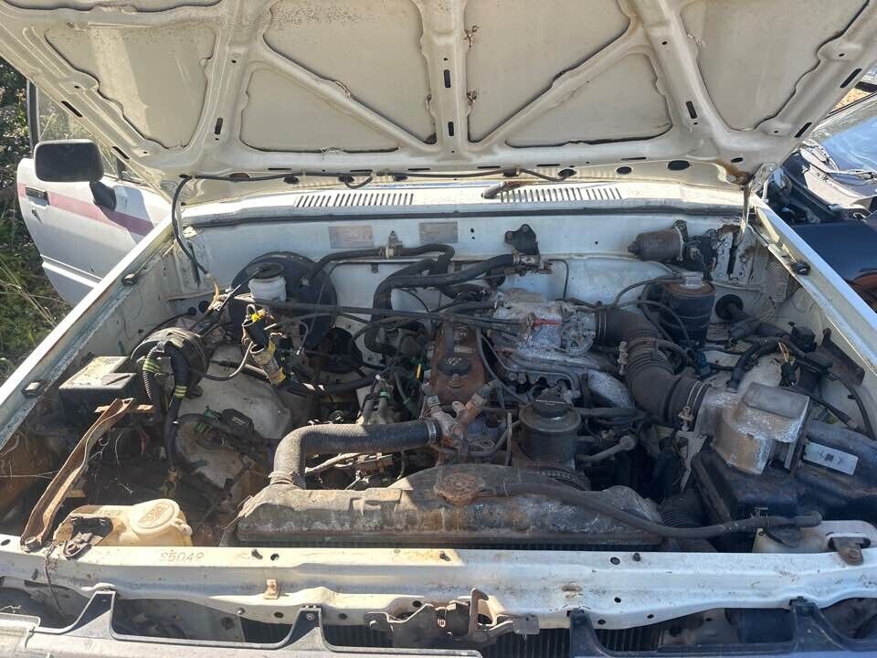 1989 Toyota 4Runner Oil Cap #B276