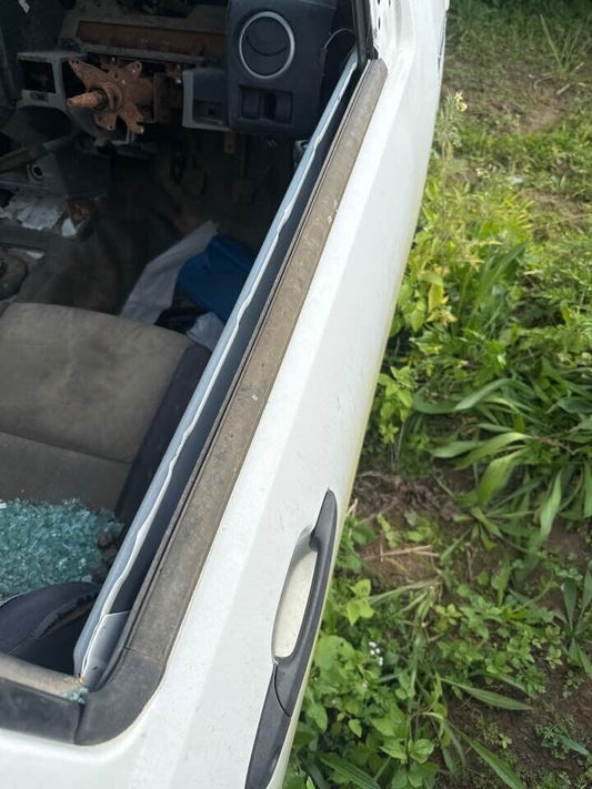 2008 Ford Ranger Weather Strip RH Front #B316