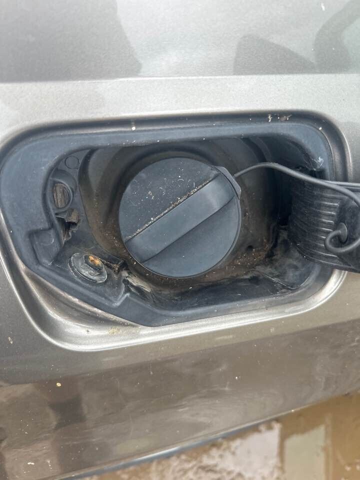 2007 Peugeot 407 Fuel Cap #B137