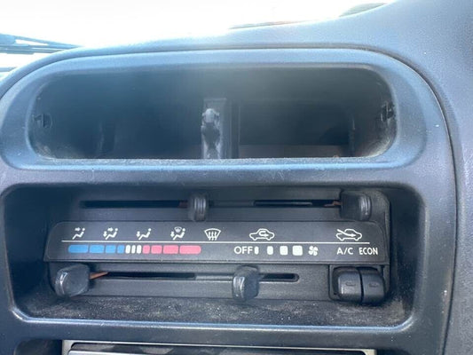 1993 Daihatsu Charade AC Controls #B340