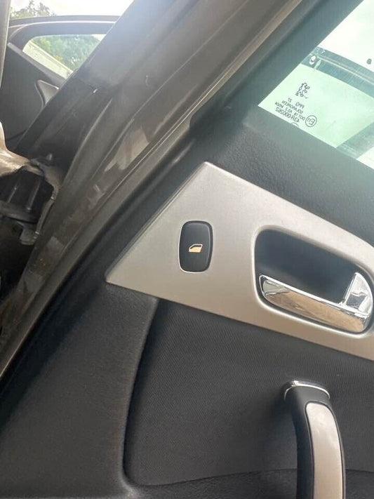 2007 Peugeot 407 Electric Window RH drivers Rear Switch #B137