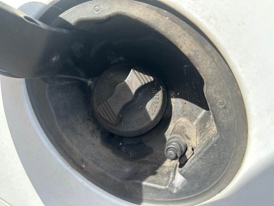 2008 Ford Fg Falcon Fuel Cap #B227