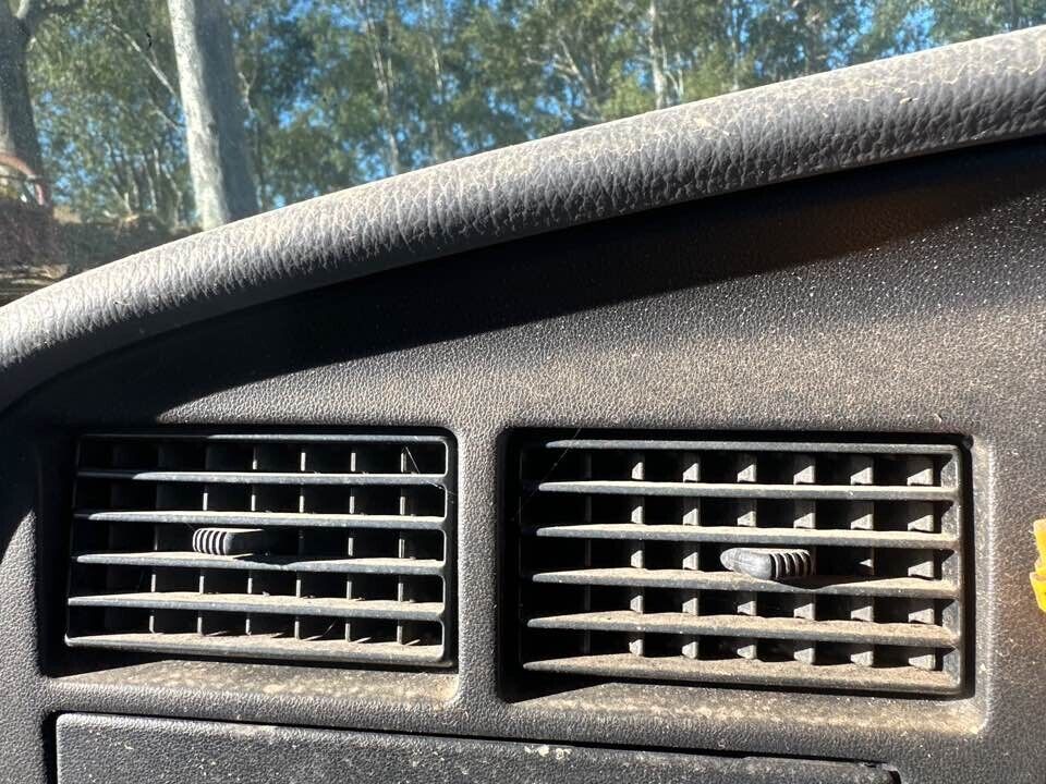 1992 Toyota 4Runner Aircon Vents Front CENTRE #B284