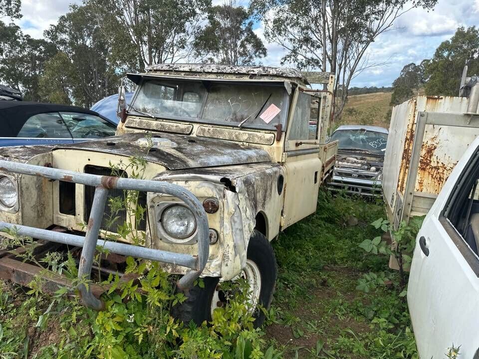 1974 Land-Rover 109 LH Passengers Wiper Arm #B317