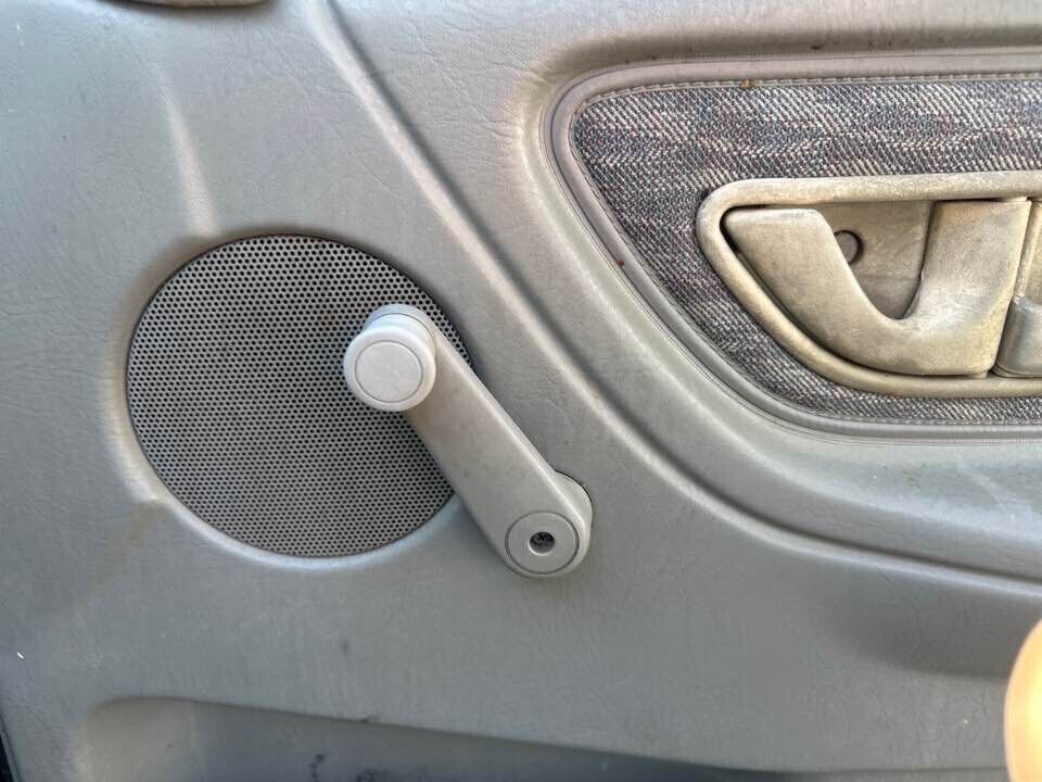 1994 Ford Ed Falcon RH Drivers Front Window Winder Handle #B195