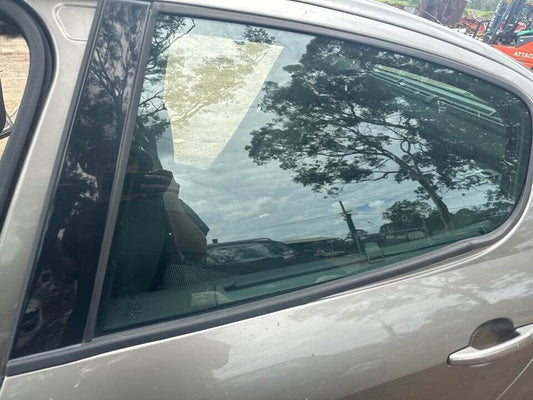2007 Peugeot 407 LH Passengers Rear Window Glass #B137