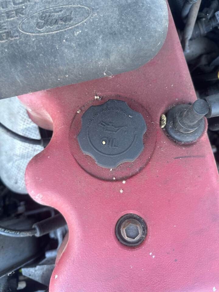 1995 Ford Ef Fairmont Oil Cap #B237