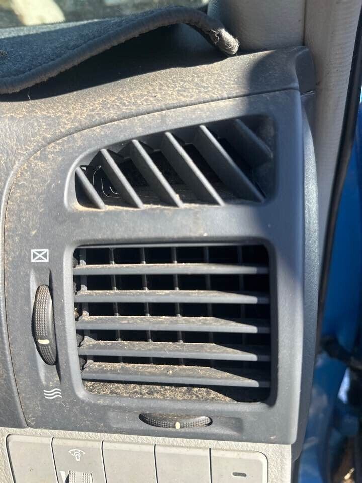 2007 Kia Cerato Aircon Vents Front Right #B272