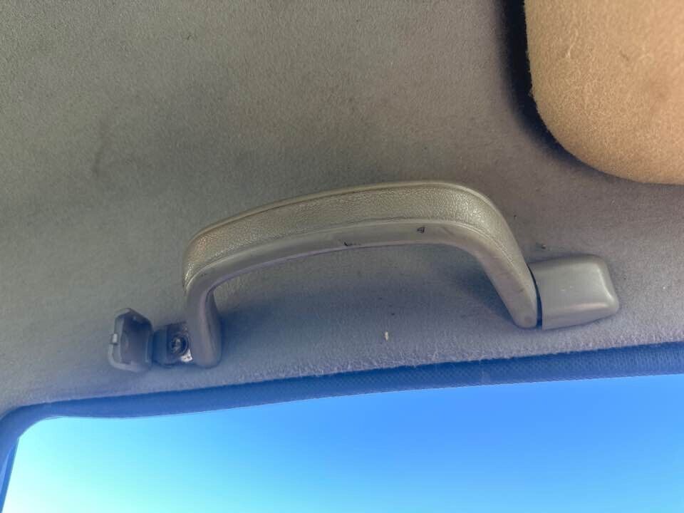 1992 Mitsubishi Triton  Upper Grab Handle LH Front #B283