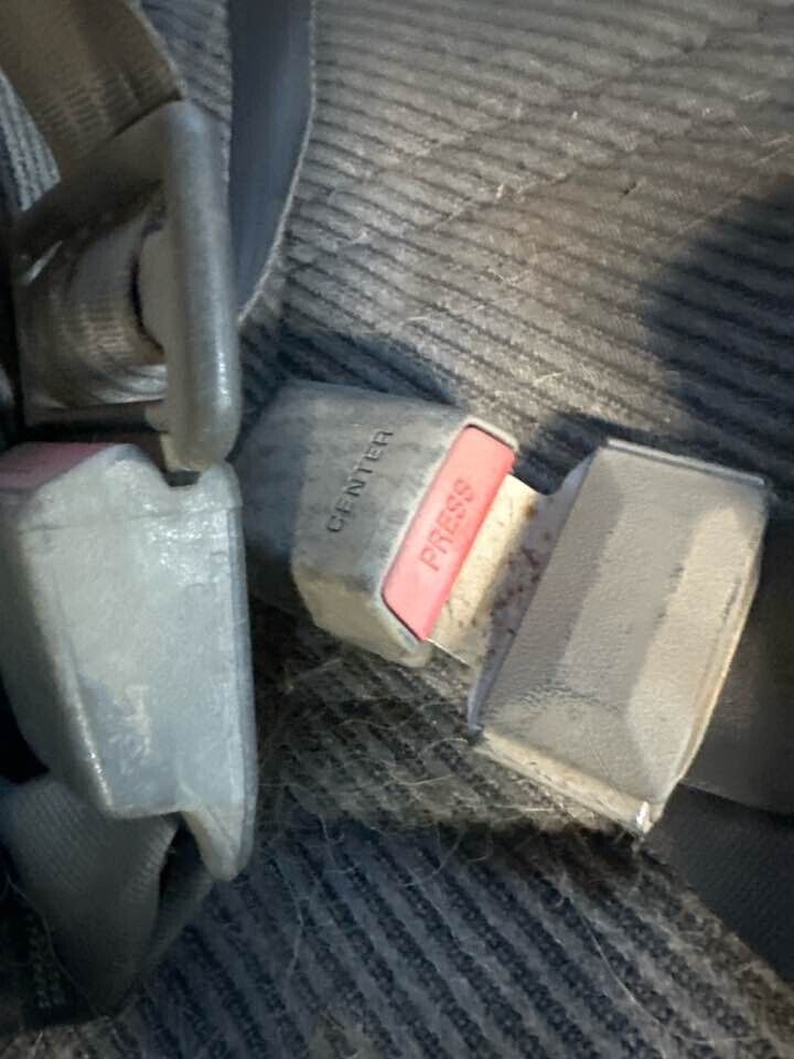 1990 Toyota 4Runner Seat Belt Stalk Centre Rear #B279