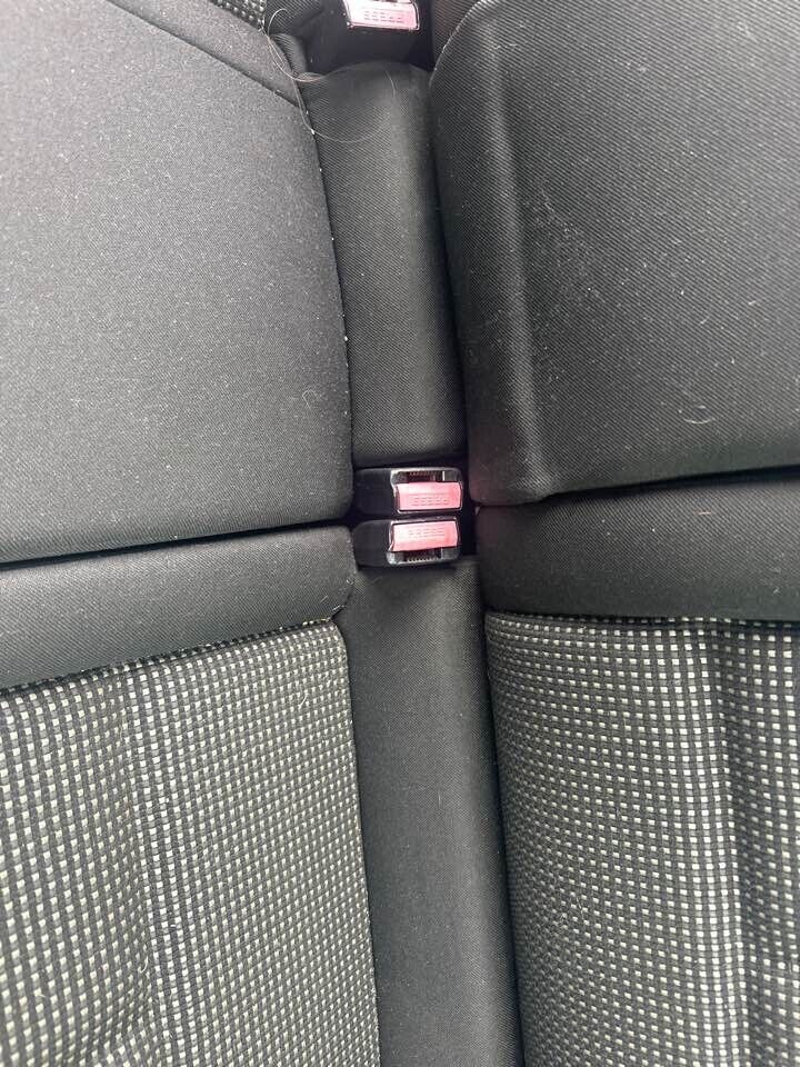 2007 Peugeot 407 Seat Belt Stalk LH Rear #B137