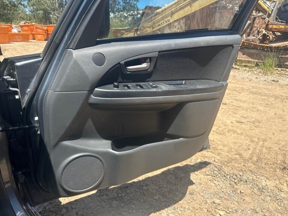 2007 Suzuki Sx4 RH Drivers Front Door Trim #B119