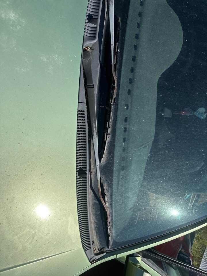 2007 Kia Rio LH Passengers Wiper Arm #B209