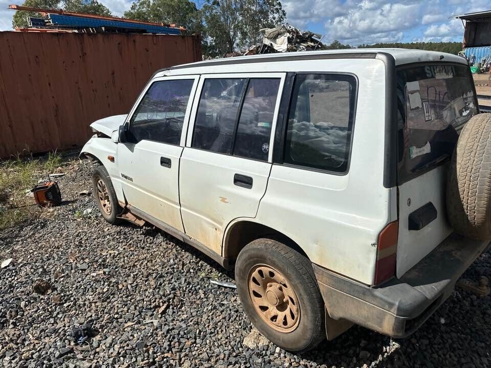1992 Suzuki Vitara RH Drivers Right Headlight #B197