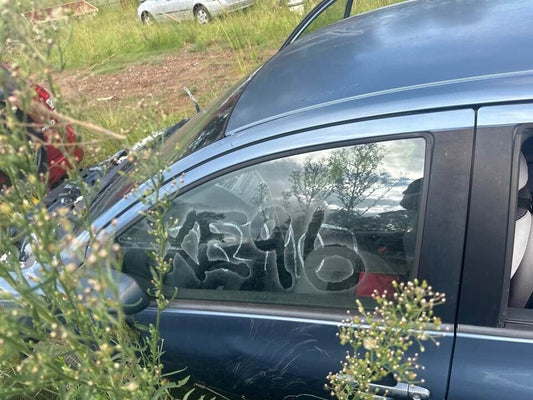 2007 Toyota Yaris LH Passengers Front Window Glass #B145