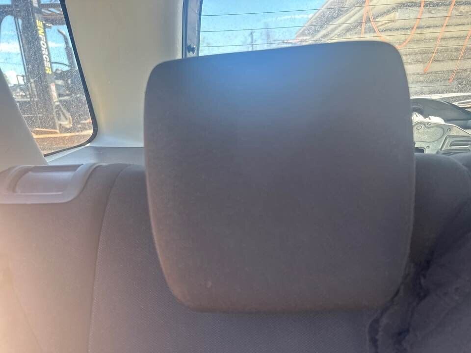 2007 Suzuki Sx4 RH Drivers Rear Head rest #B119