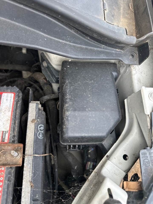 2007 Suzuki Swift Engine Bay Fuse Box #B228