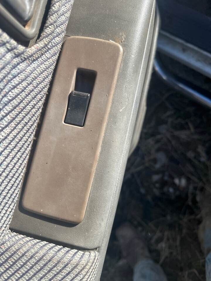 1993 Ford Raider Electric Window LH Passengers Front Switch #B278