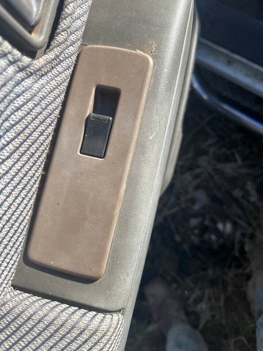 1993 Ford Raider Electric Window LH Passengers Front Switch #B278