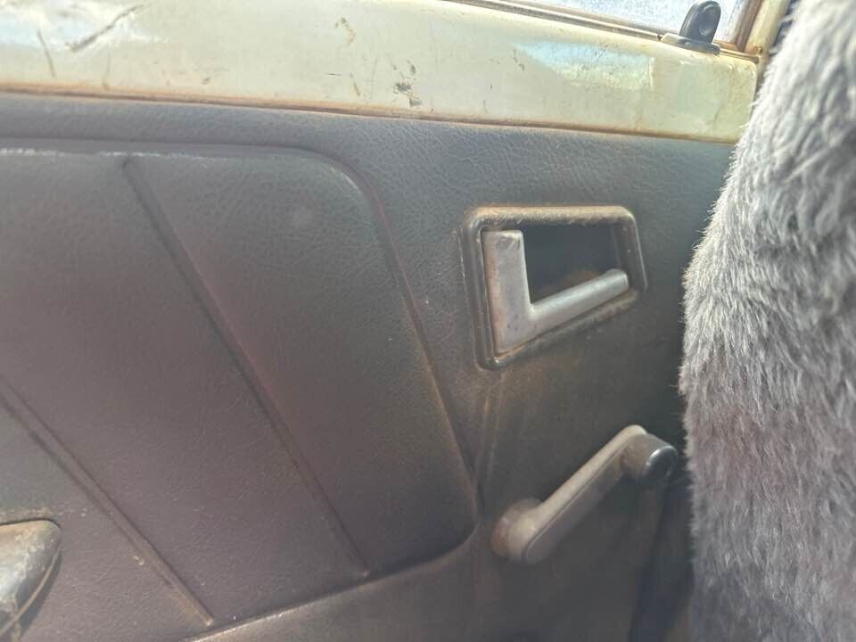 1992 Suzuki Vitara LH Passengers Side Rear Inner Door Handle #B197