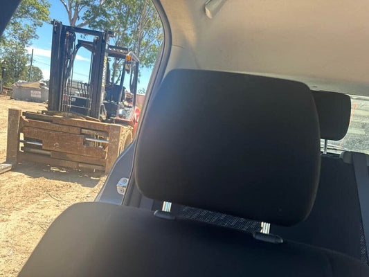 2007 Suzuki Sx4 RH Drivers Front Head rest #B119