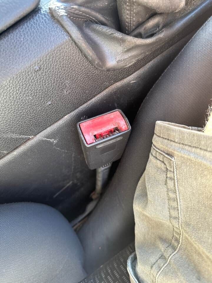 2008 Ford Fg Falcon Seat Belt Stalk RH Front #B227