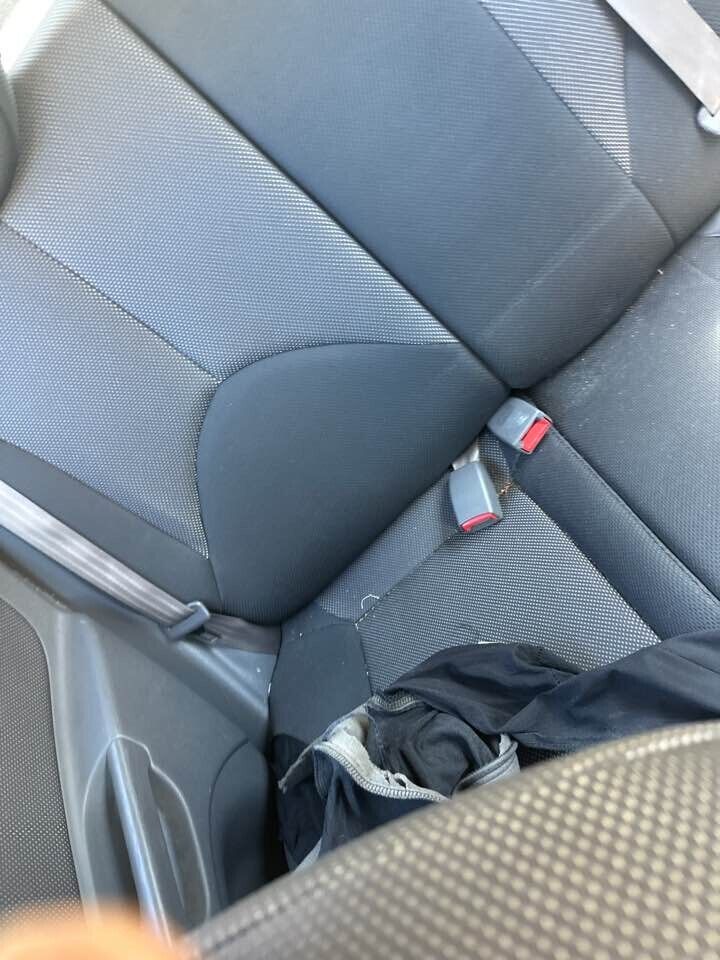 2007 Kia Rio Seat Belt Stalk Centre Rear #B209