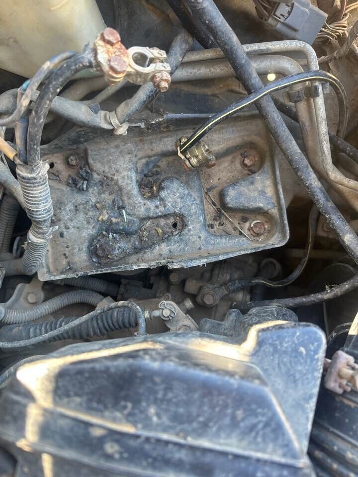 1993 Daihatsu Charade Battery Tray #B340