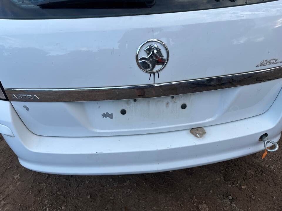2008 Holden Ah Astra Boot Garnish #B214