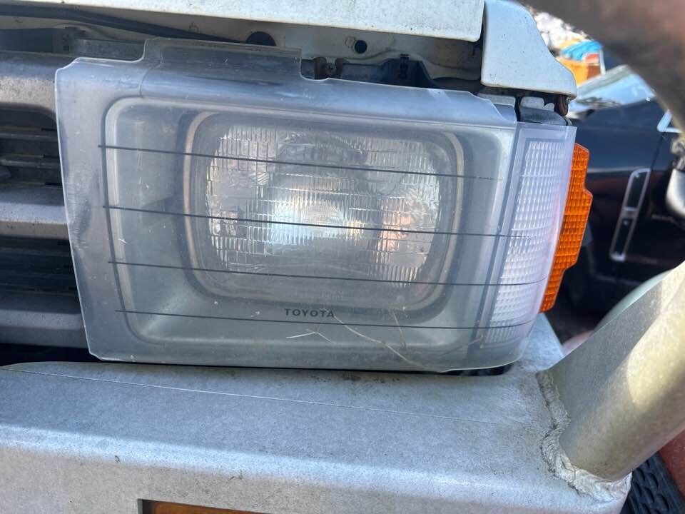 1989 Toyota 4Runner LH Passengers Left Headlight #B276