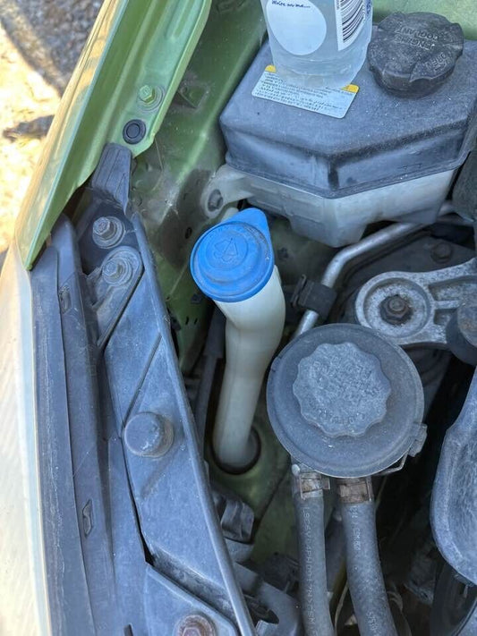 2007 Kia Rio Window Washer Bottle #B209