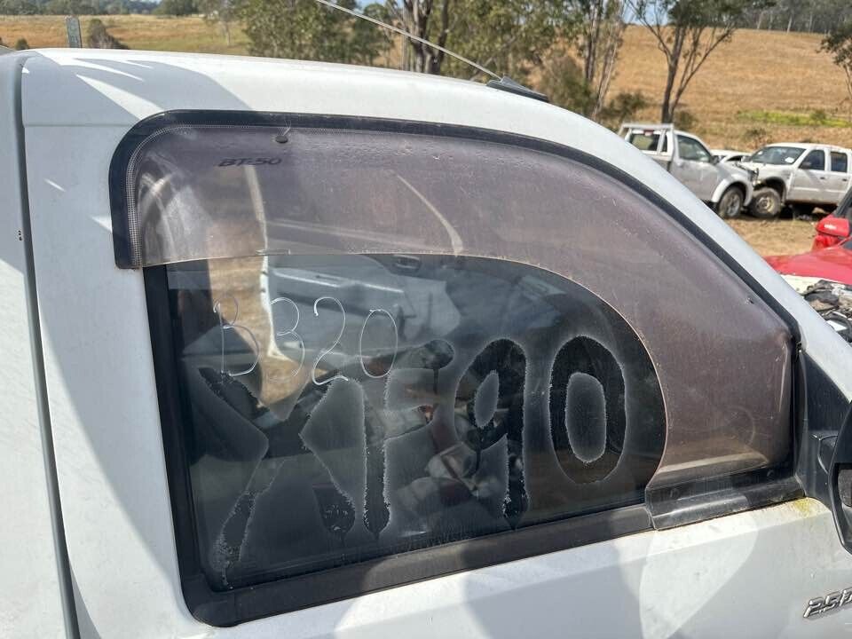 2007 Mazda Bt-50 Weather Shield RH Front #B320