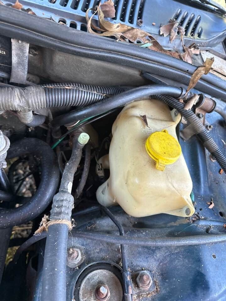 1994 Ford Ed Falcon Window Washer Bottle #B195