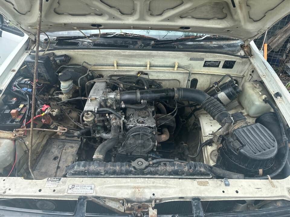 1990 Holden Tf Rodeo Air Cleaner Box & Pipe #B132