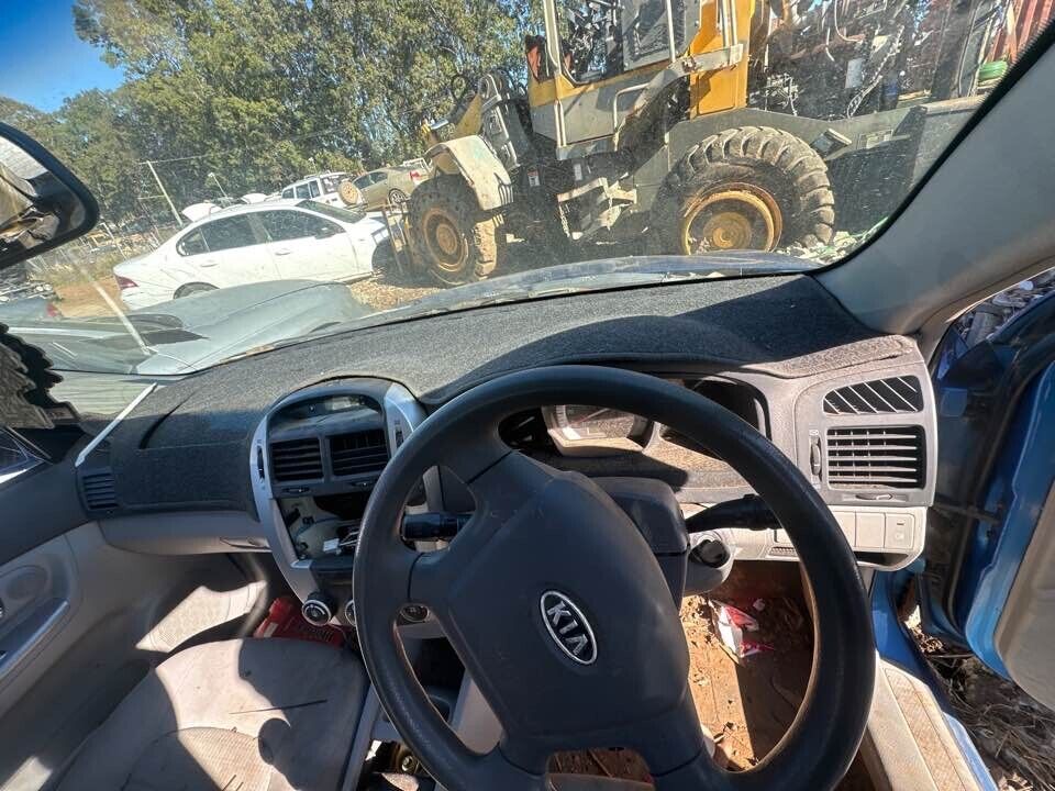 2007 Kia Cerato Dash Mat #B272