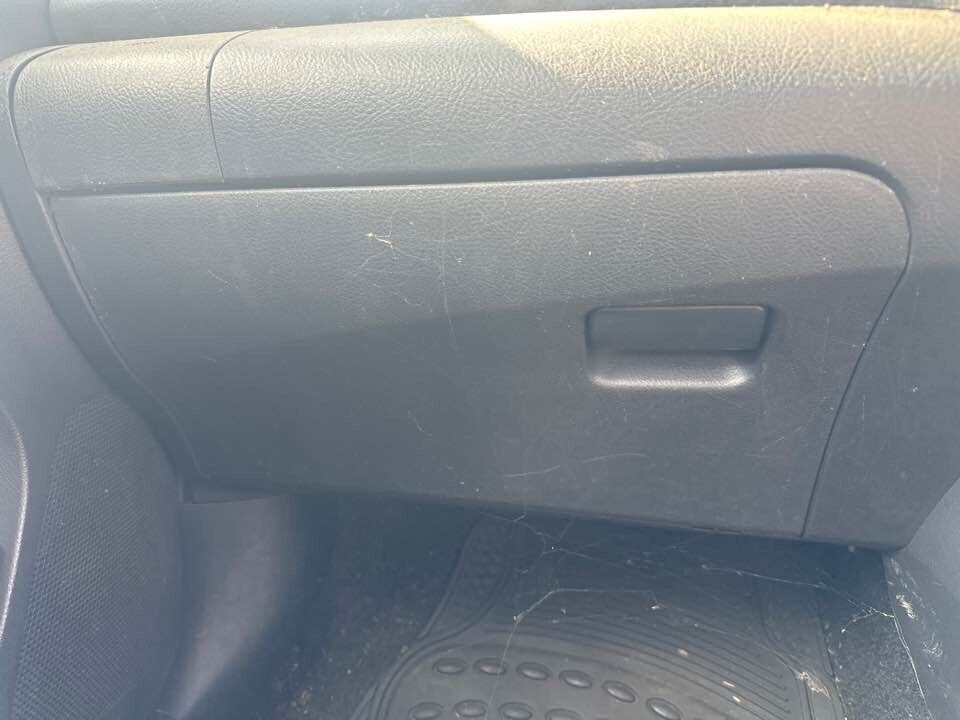 2007 Toyota Yaris Glove Box Lid #B145