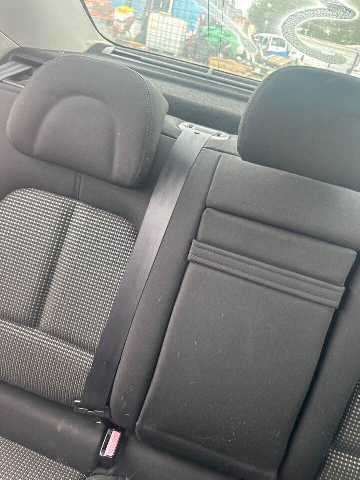 2007 Peugeot 407 Rear Centre Seat Belt #B137