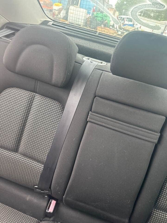 2007 Peugeot 407 Rear Centre Seat Belt #B137