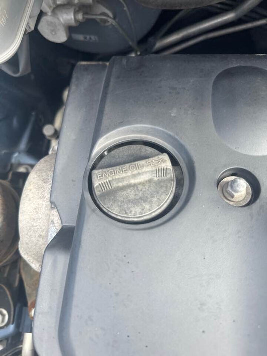 2007 Toyota Yaris Oil Cap #B145