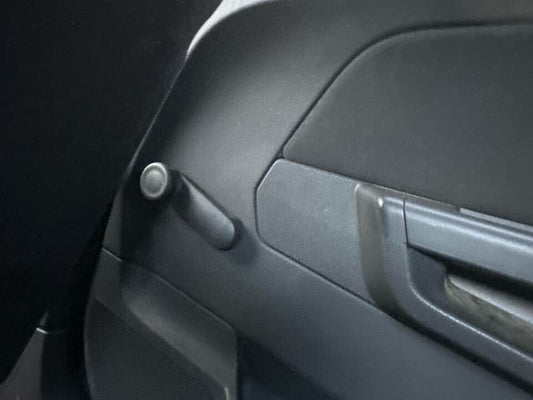 2008 Holden Ah Astra RH Drivers Side Rear Window Winder Handle #B214