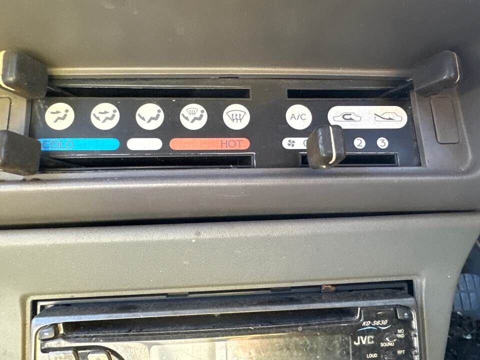 1994 Nissan S-Cargo AC Controls #B261