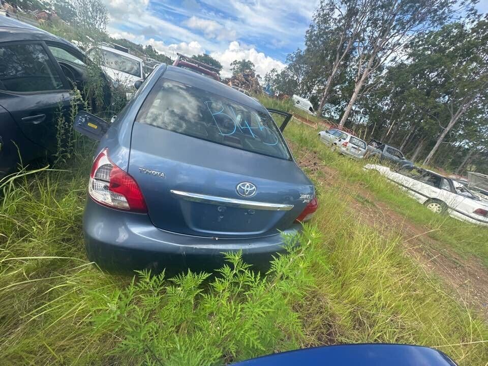 2007 Toyota Yaris LH passenger Rear Seat Belt #B145